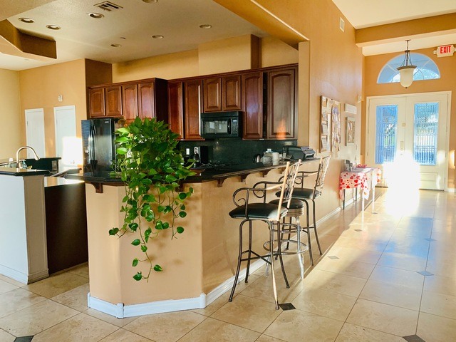 HILLSIDE MANOR AT MOUNTAINS EDGE